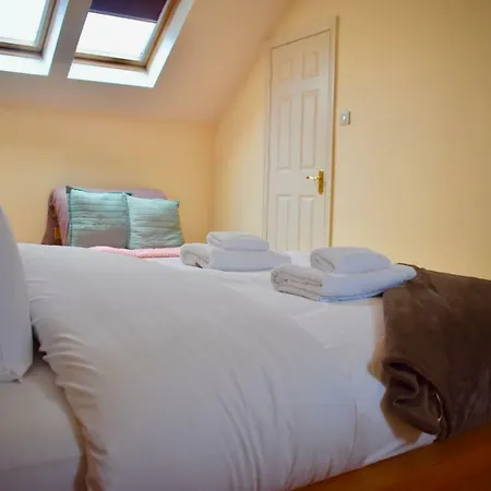 Casa de Férias Cosy And Bright 3 Bedroom House In Central