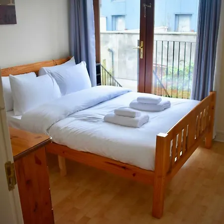 Cosy And Bright 3 Bedroom House In Central Casa de Férias
