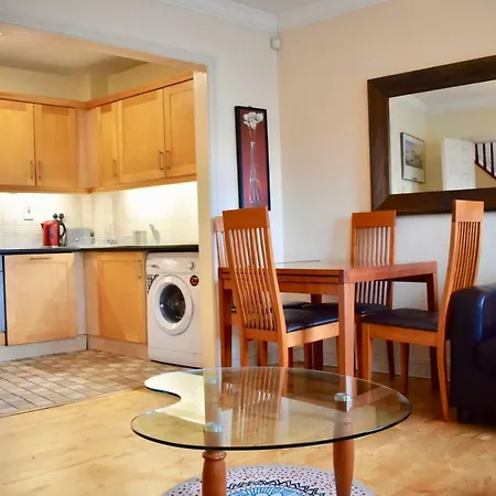Дом отдыха Cosy And Bright 3 Bedroom House In Central