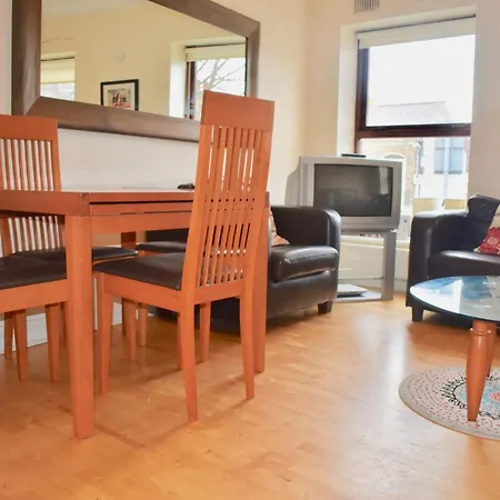 Cosy And Bright 3 Bedroom House In Central * Dublin